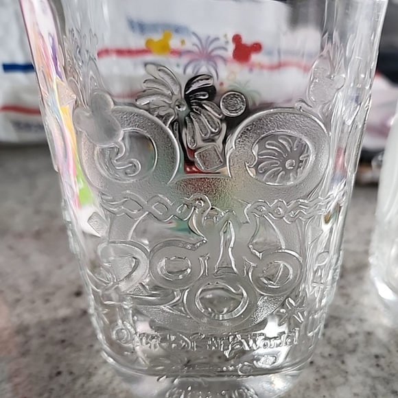 Mickey Mouse Walt Disney World Magic Kingdom 2000 Square Glass Set McDonald's - Picture 3 of 6